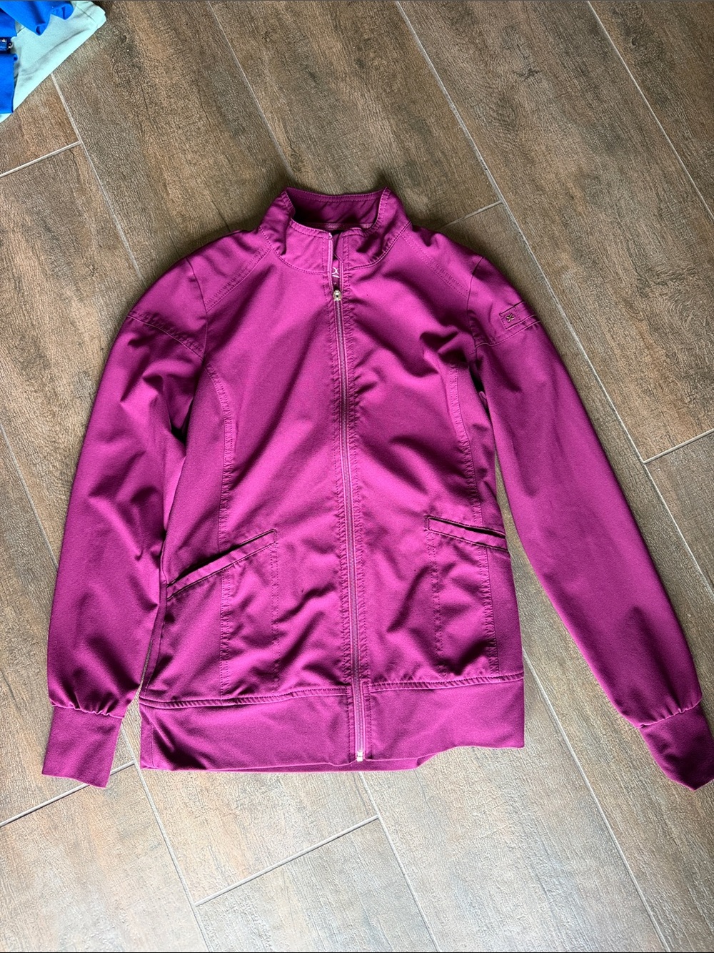 Women’s fitted Cherokee iFlex Wine scrub Jacket - Performance Lightweight